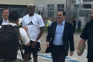 足球直播-✈️罗马诺：加拉塔萨雷新援奥斯梅恩出发前往伊斯坦布尔