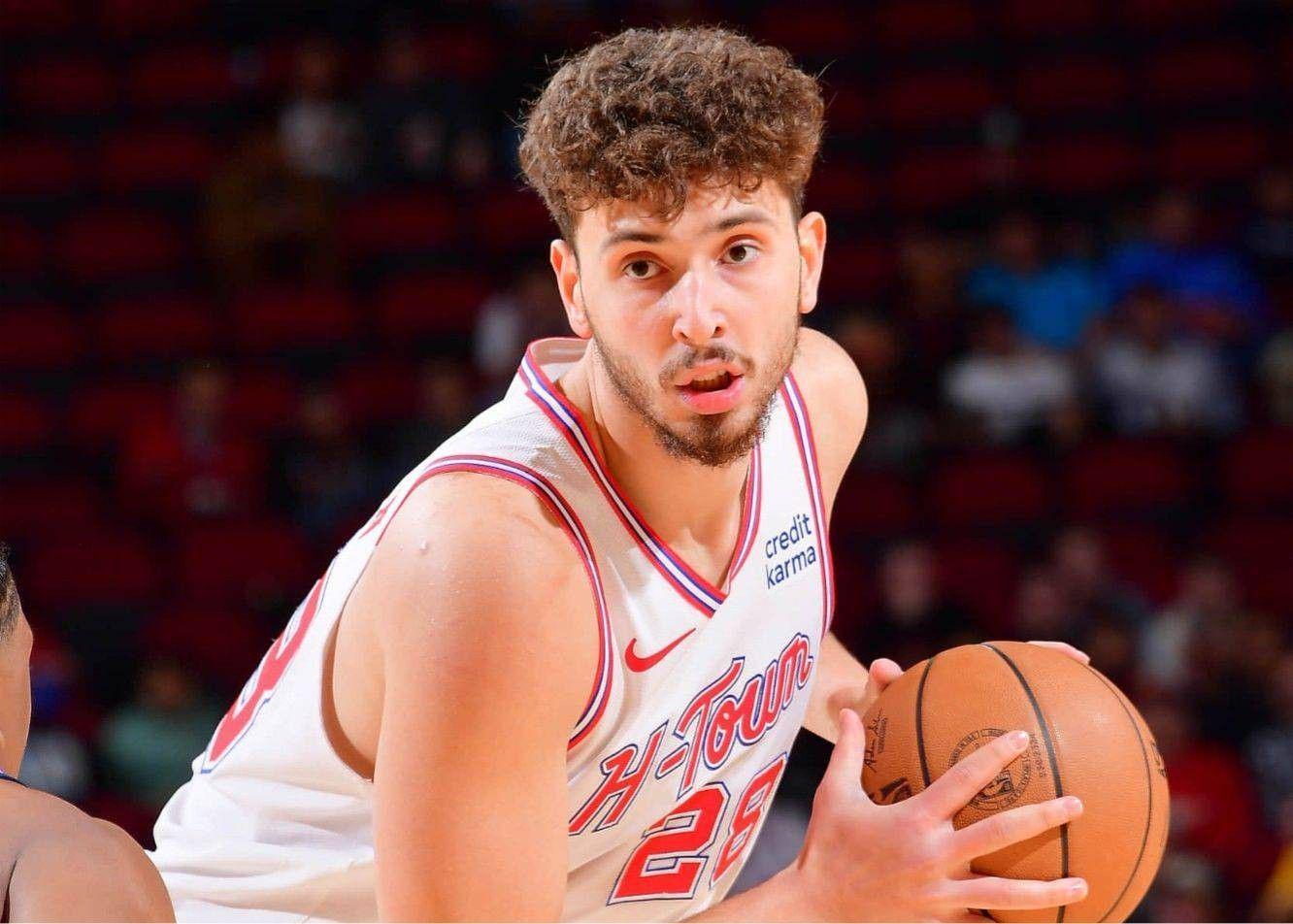 足球直播-申京：勇士在系列赛中对判罚抱怨最多，尽管他们经常从漏判中获益