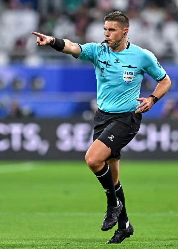 宿命？澳洲裁判执法新中之战 伊万遇命运转折裁判