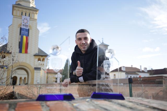 1673493957016066465.jpg 2Y6A5096-stanciu.jpg