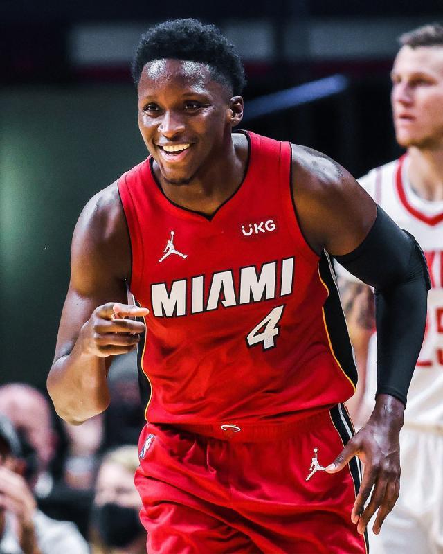 足球直播-时隔333天重返赛场！奥拉迪波用暴扣宣布回归