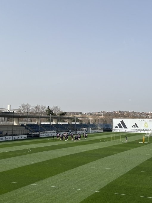 欧洲杯直播-皇马跟队：姆巴佩、贝林等多名球员缺席训练 8名青训小将加入训练