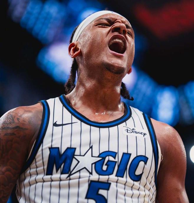 CCTV5在线直播-班凯罗27+8+7力压83分先生，贝恩21分，魔术横扫热火豪取七连胜